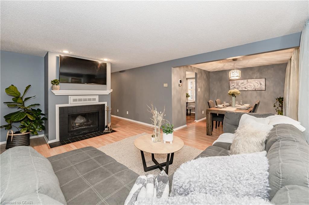 6 220 Kingswood Drive, Kitchener, ON Row/Townhouse Sold price
