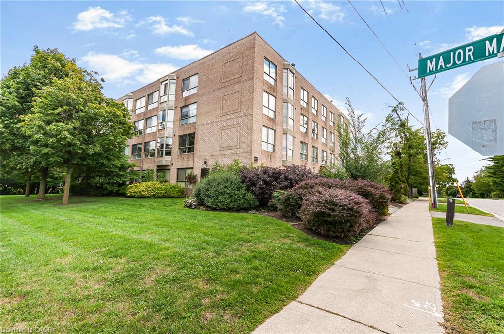 Unit 106 - 249 Major Mackenzie Drive E, Richmond Hill 3