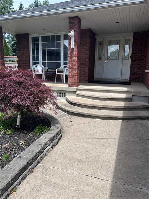7594 Canterbury Crescent, Niagara Falls 2