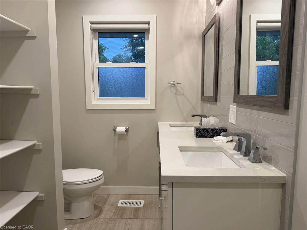 Unit Main Floor - 175 West 27th Street, Hamilton 5