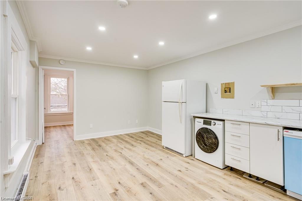 Unit Upper 2 - 33 Albion Street, Brantford 4