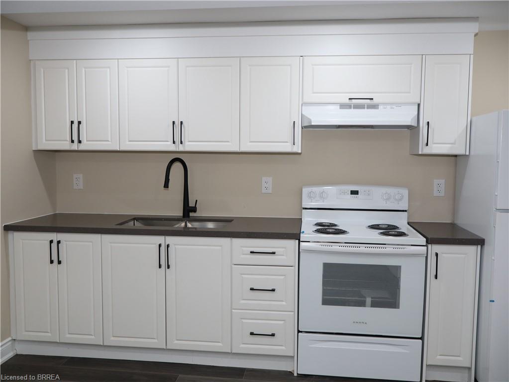 Unit Lower - 116 Blackburn Drive, Brantford 4