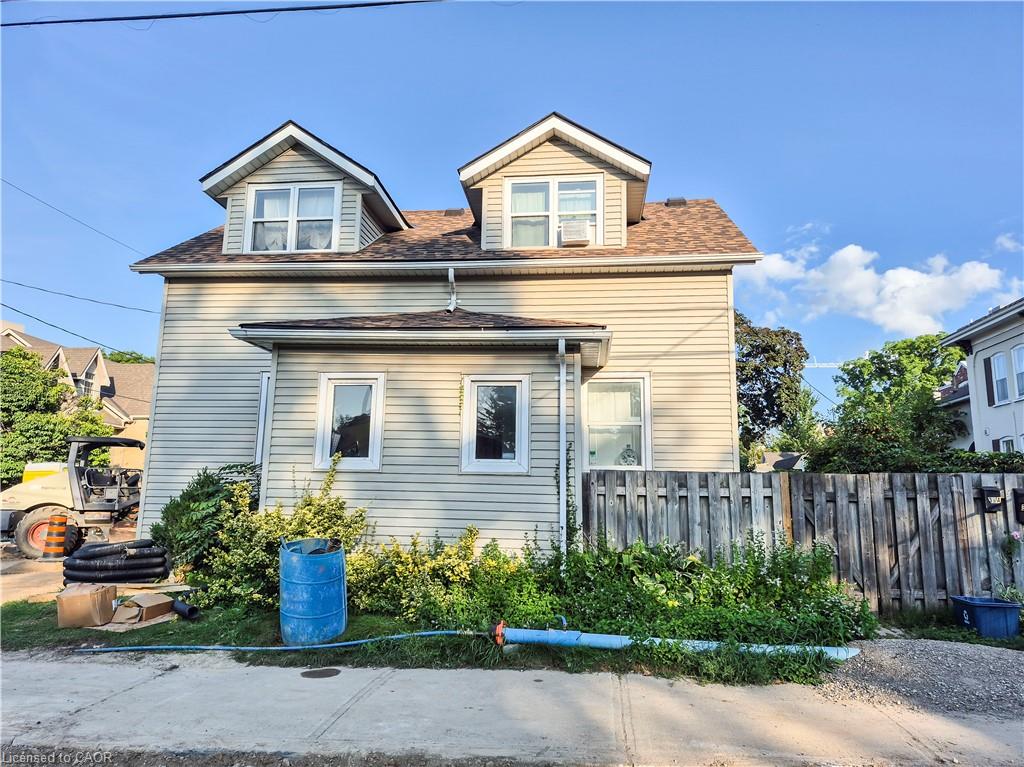 Unit B - 39 Union Street E, Waterloo 1