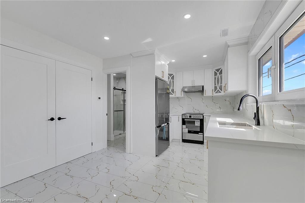 Unit 2 - 581 Lancaster Street W, Kitchener 4