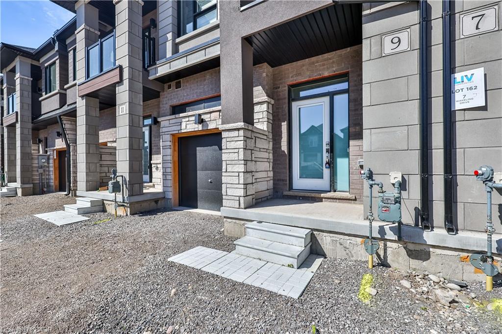 9 Wakeling Drive, Brantford 3