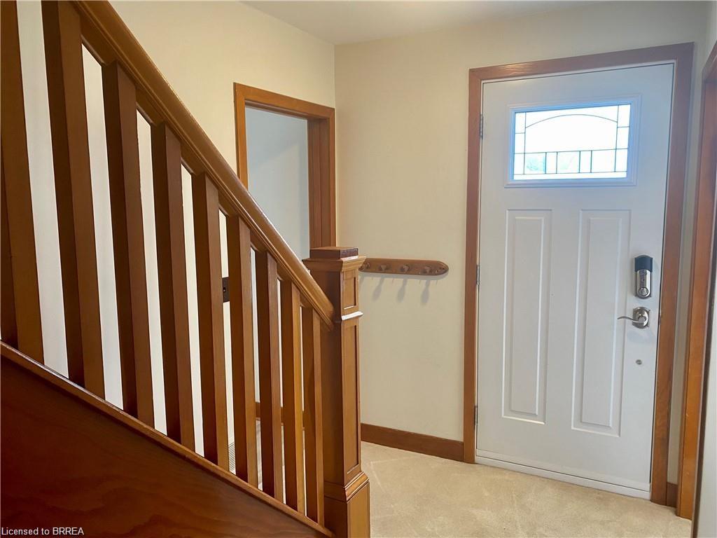 8 Sterling Street, Brantford 2