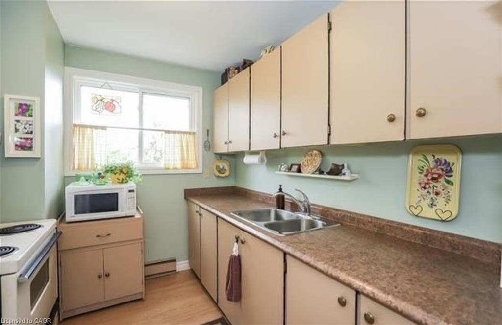 Unit 4 - 125 Livingston Avenue, Grimsby 4
