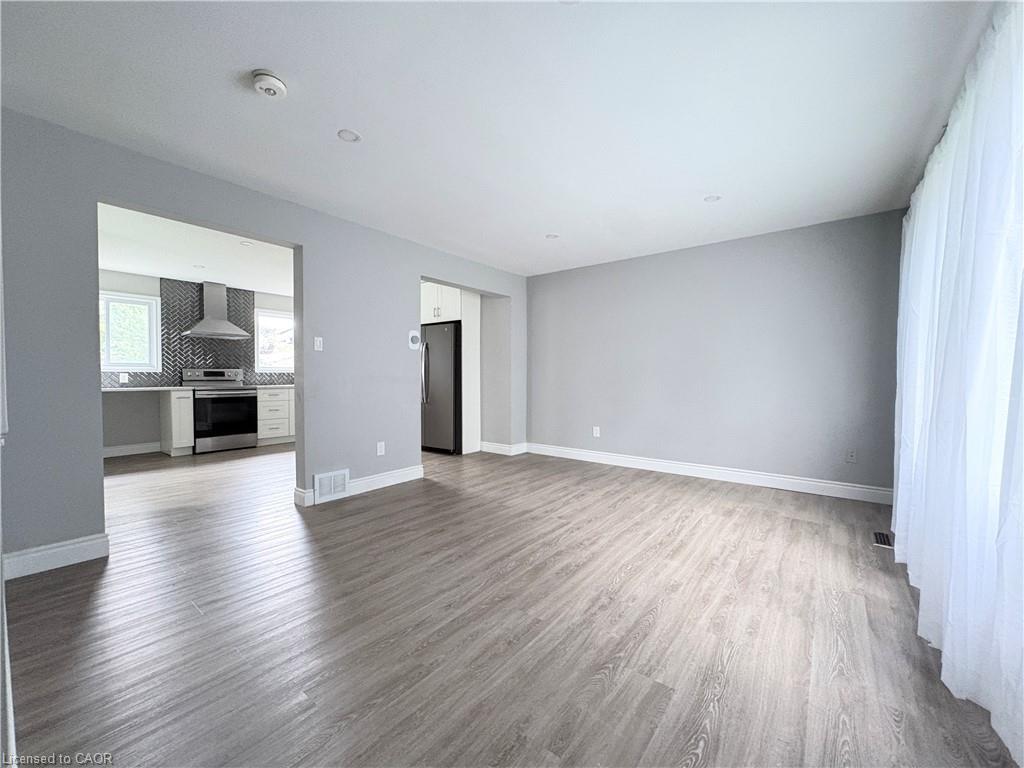 216 Brunswick Crescent, London 5