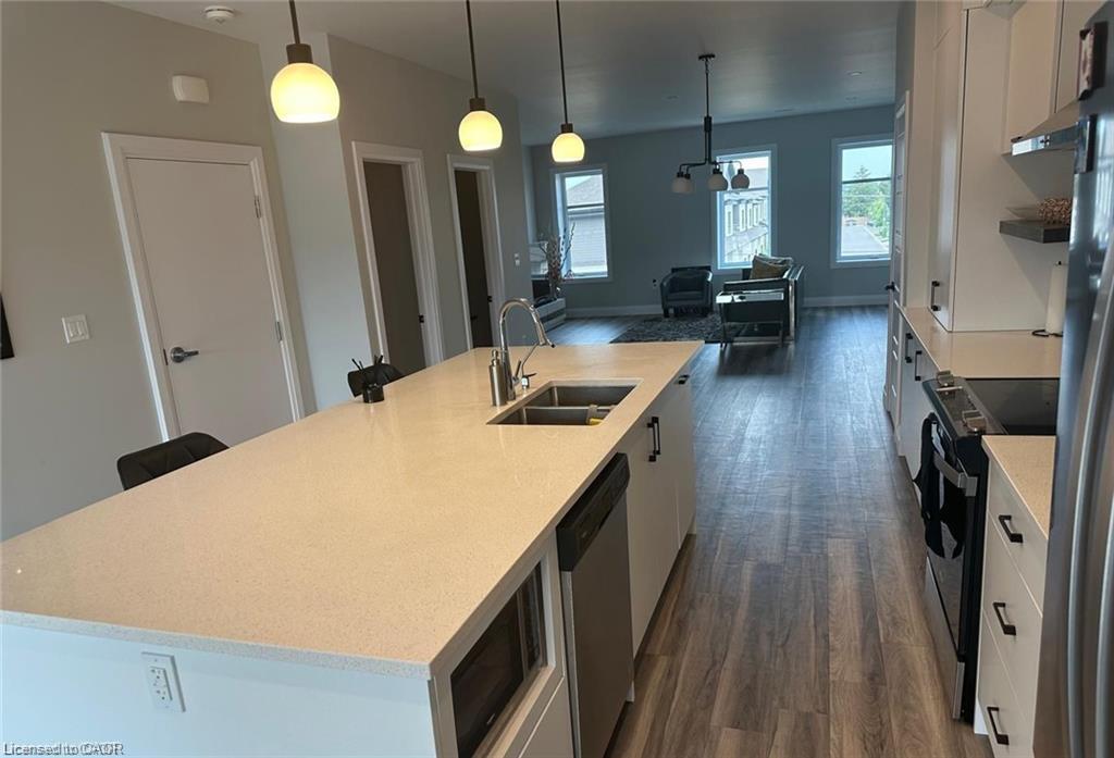 Unit 108 - 361 Quarter Town Line, Tillsonburg 3