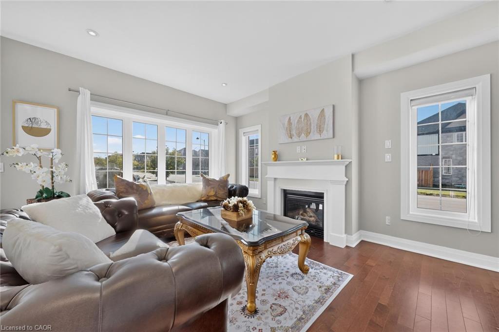 745 Wood Lily Street, Waterloo 4