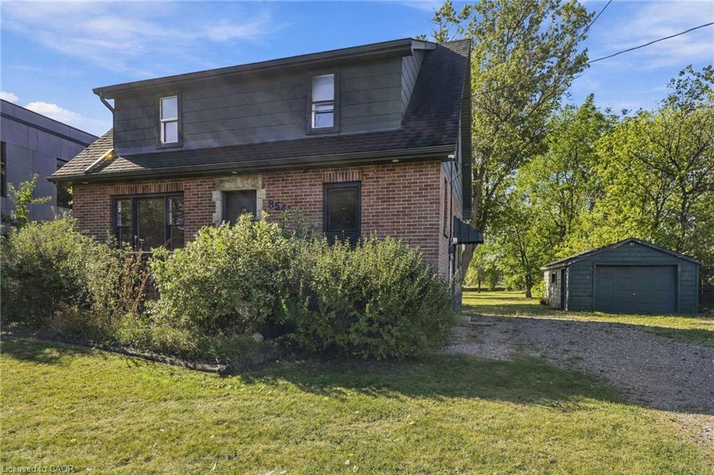 8541 Airport Road, Glanbrook 3
