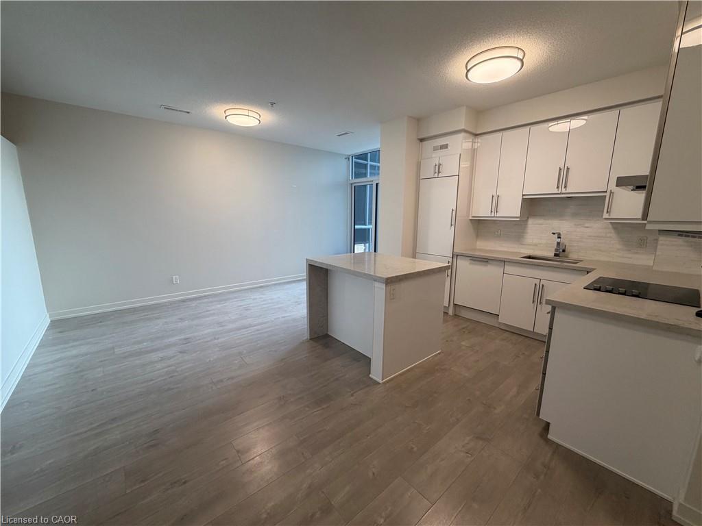 Unit 304 - 2087 Fairview Street, Burlington 3