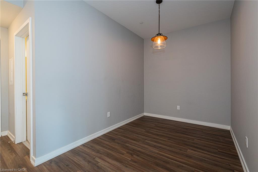 Unit 118 - 690 King Street W, Kitchener 4