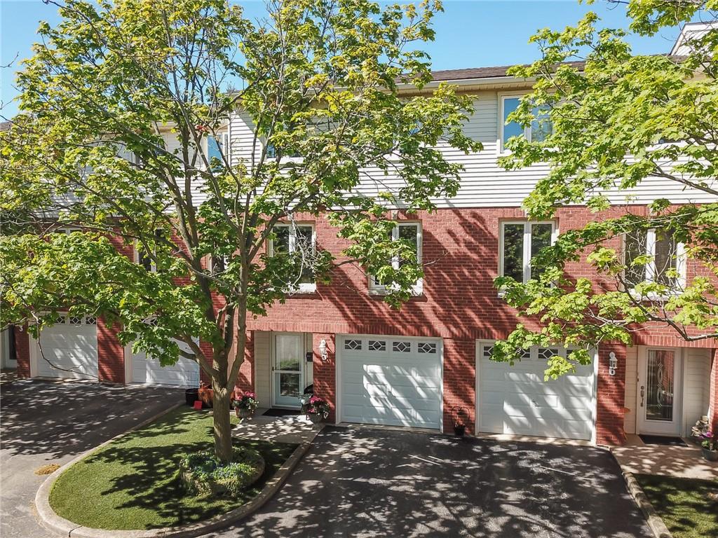 5 130 LIVINGSTON Avenue, Grimsby, ON Townhouse/Row House
