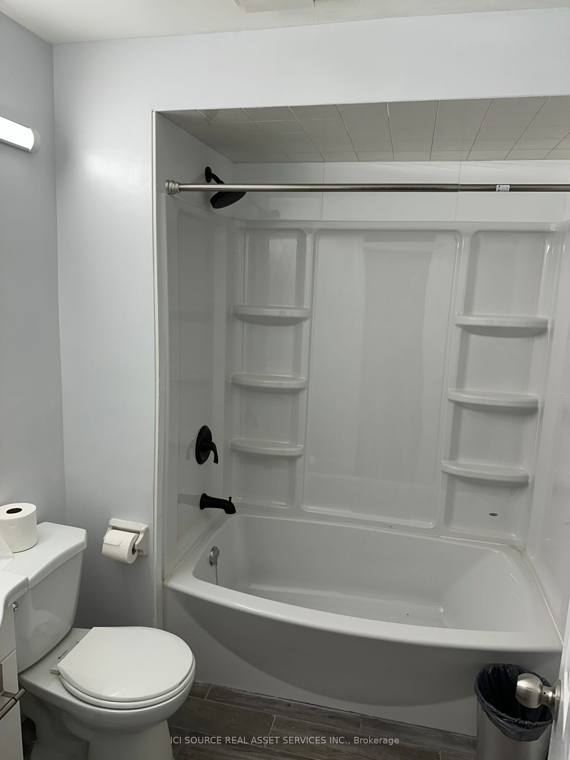 Unit Lower - 155 Highland Crescent, North York 5
