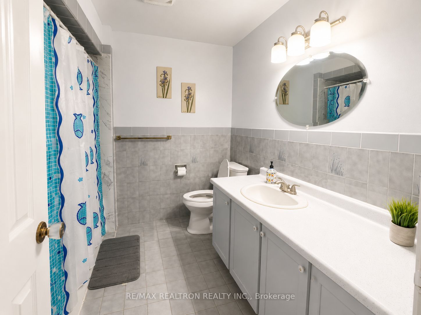 Unit A - 7 Fontainbleau Drive, North York 4