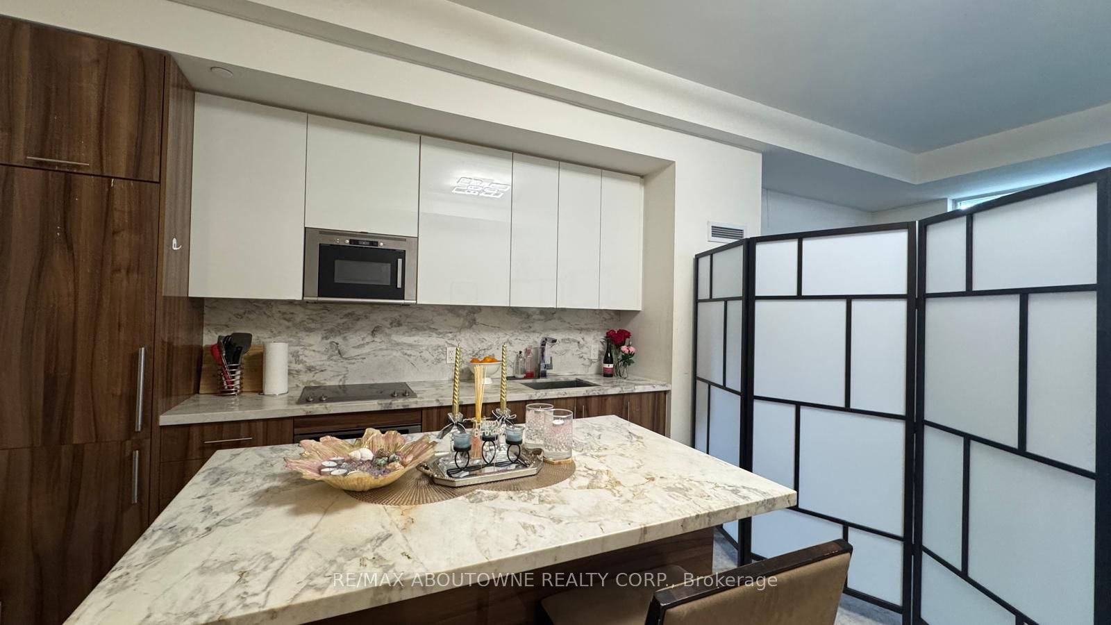 Unit 207 - 330 Richmond Street W, Toronto 3