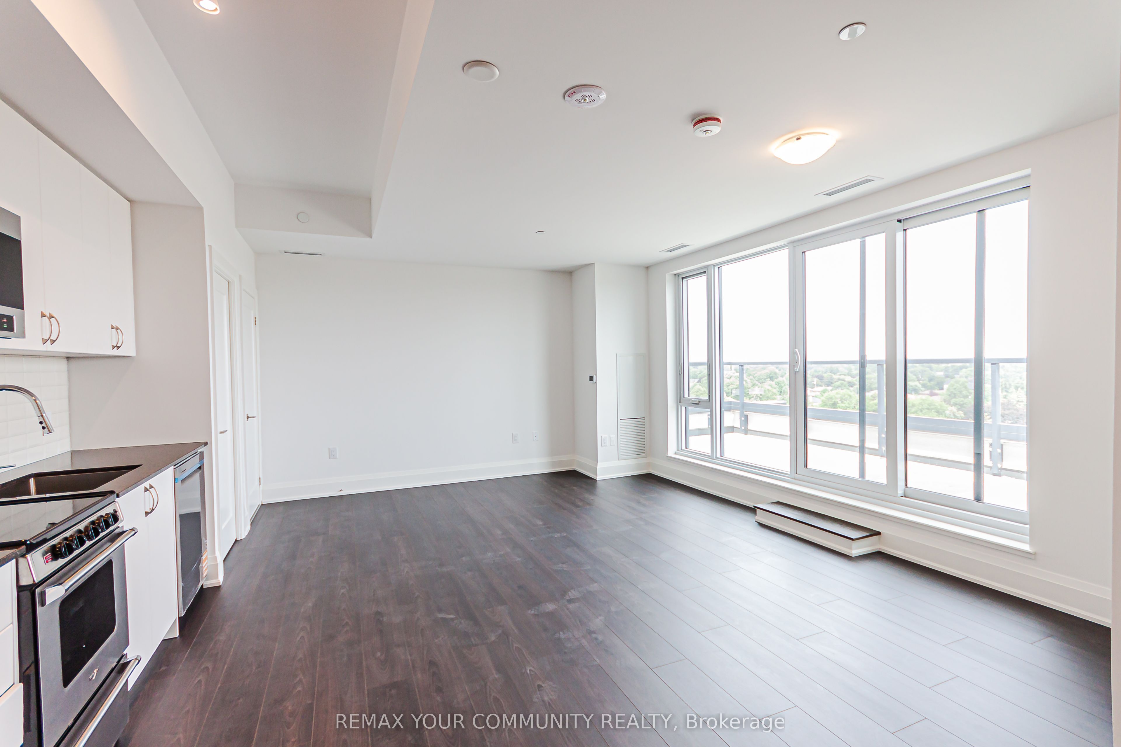 Unit 905 - 700 Sheppard Avenue W, North York 3