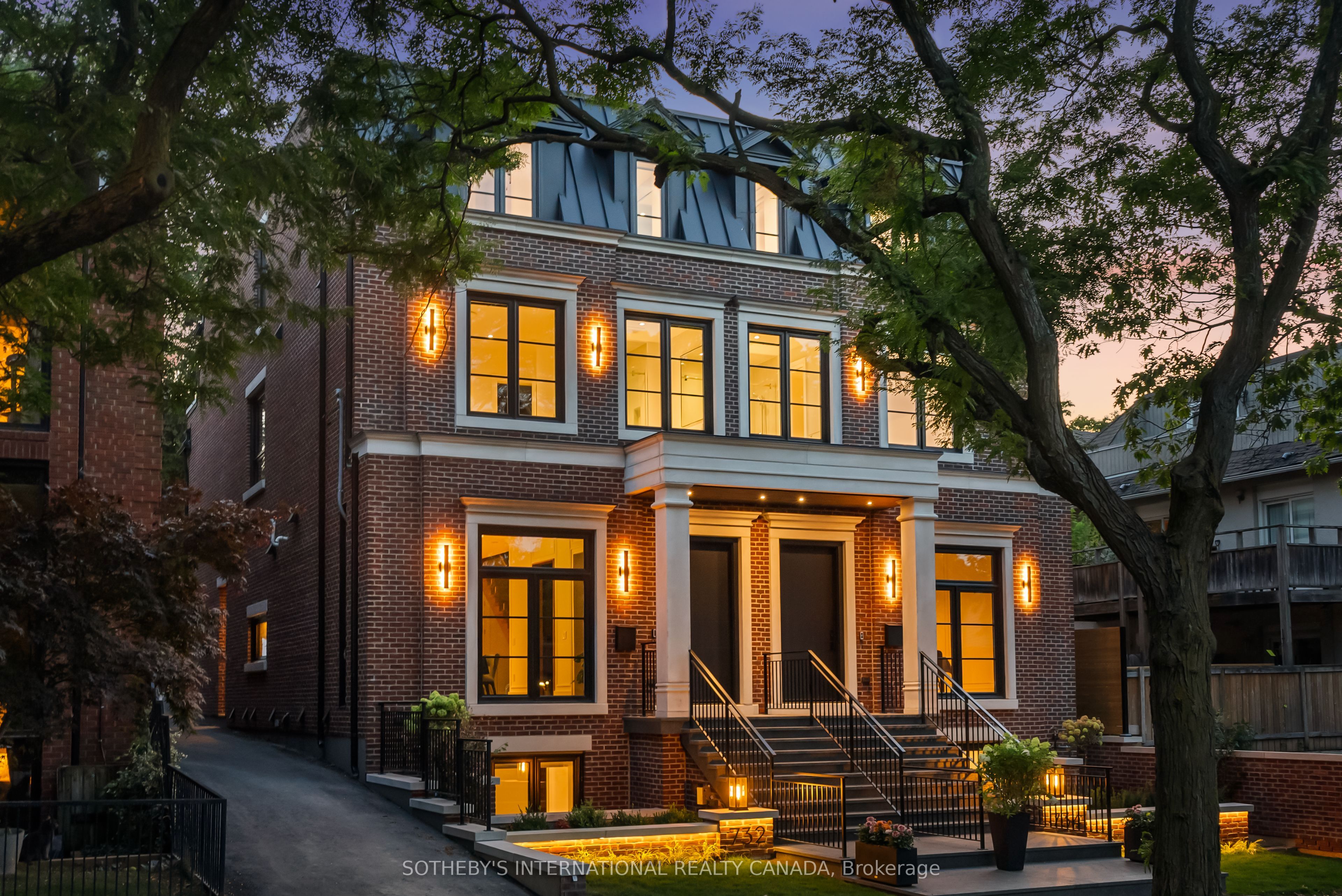 734 Avenue Road, Toronto 4