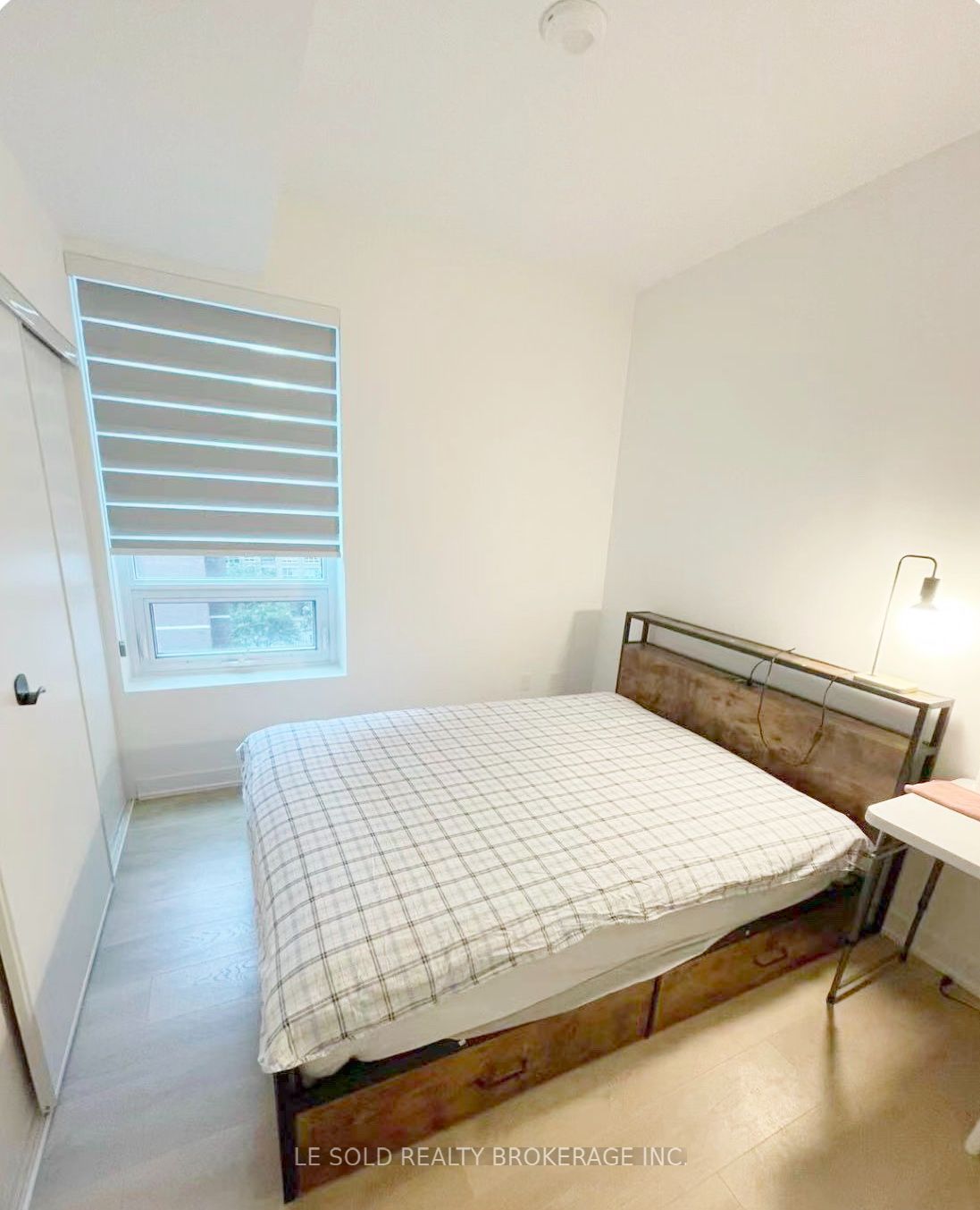Unit 711 Master Bedroom - 127 Broadway Avenue, Toronto 4