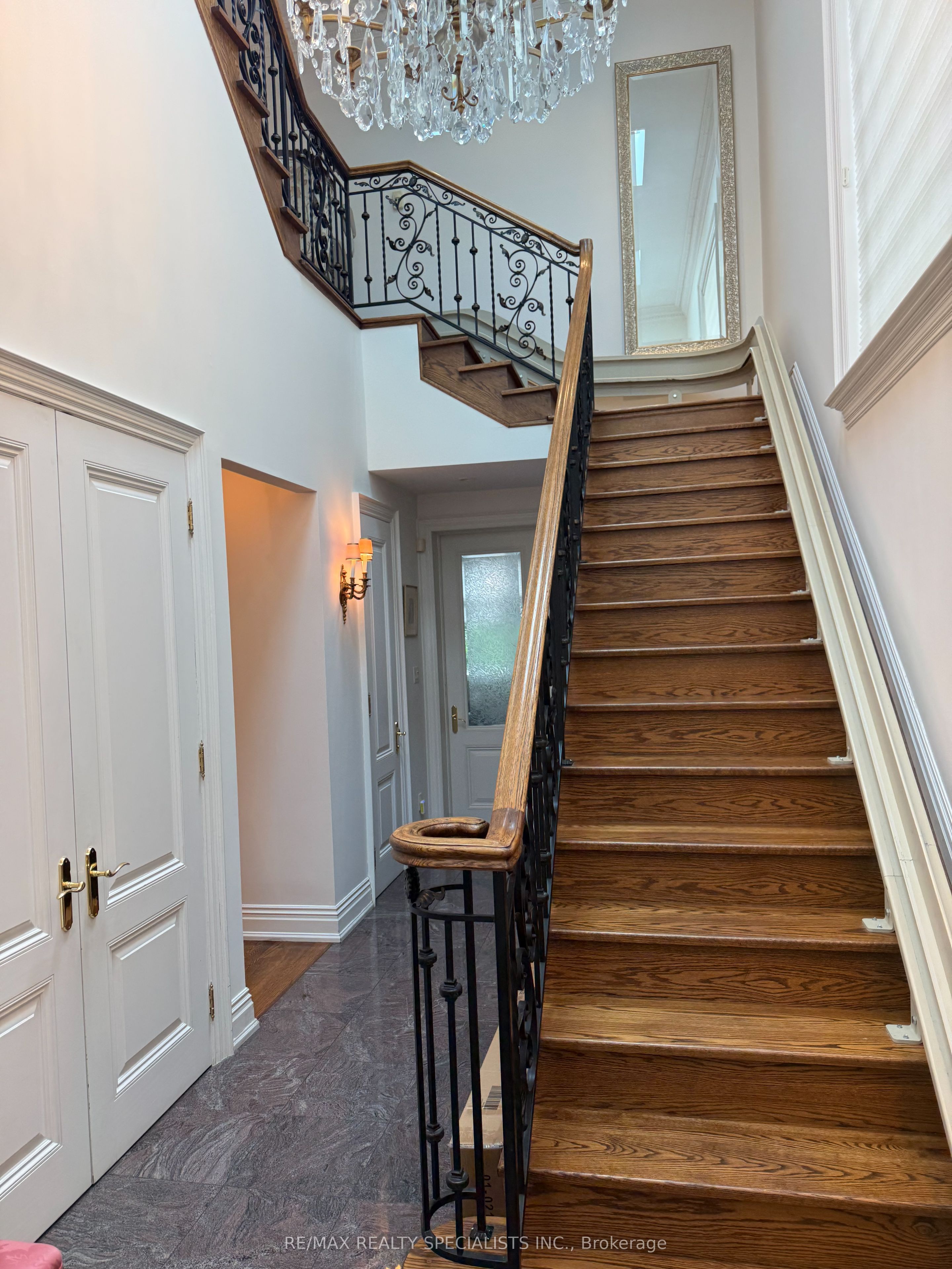 49 MONTCLAIR Avenue, Toronto 4