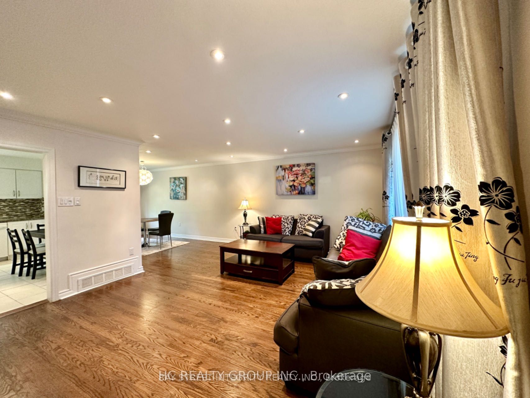 35 Lailey Crescent, North York 2