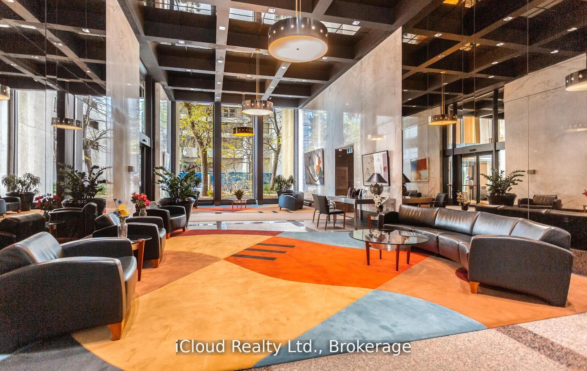 Unit 837 - 33 Harbour Square, Toronto 4
