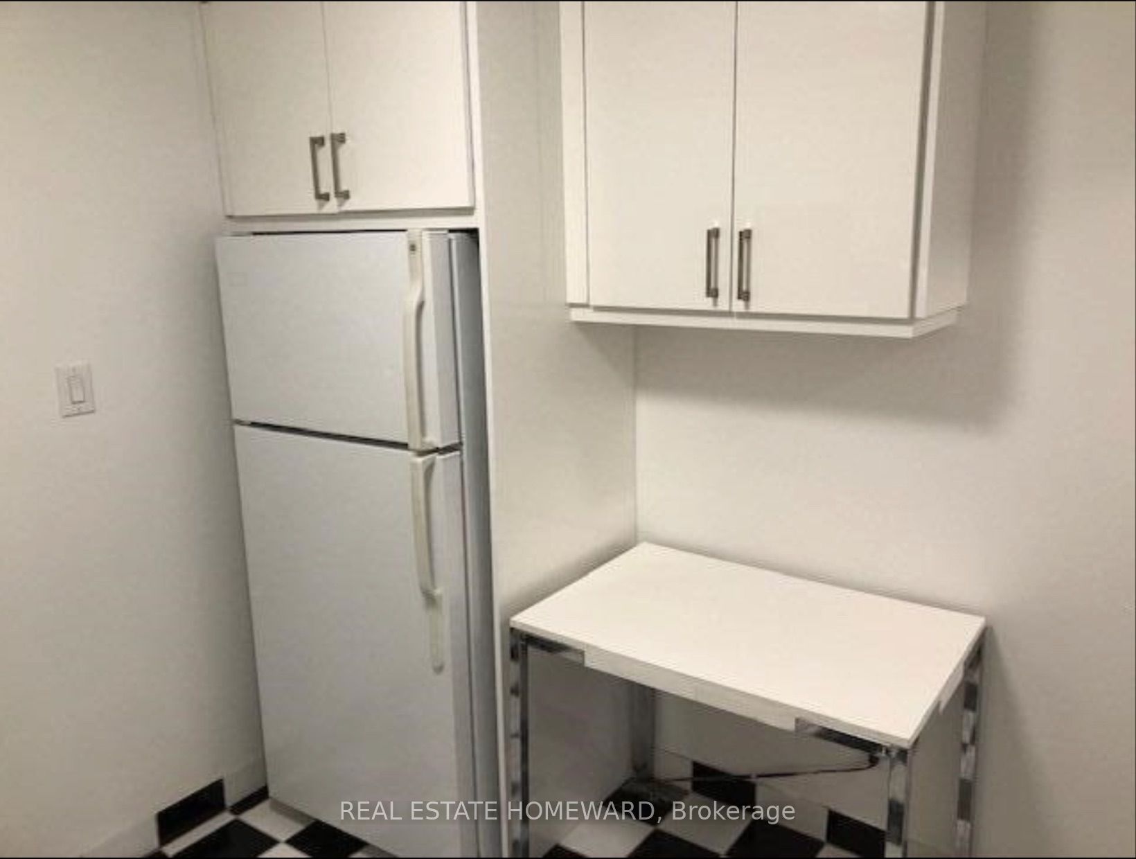 Unit Side - 274 Rumsey Road, Toronto 4