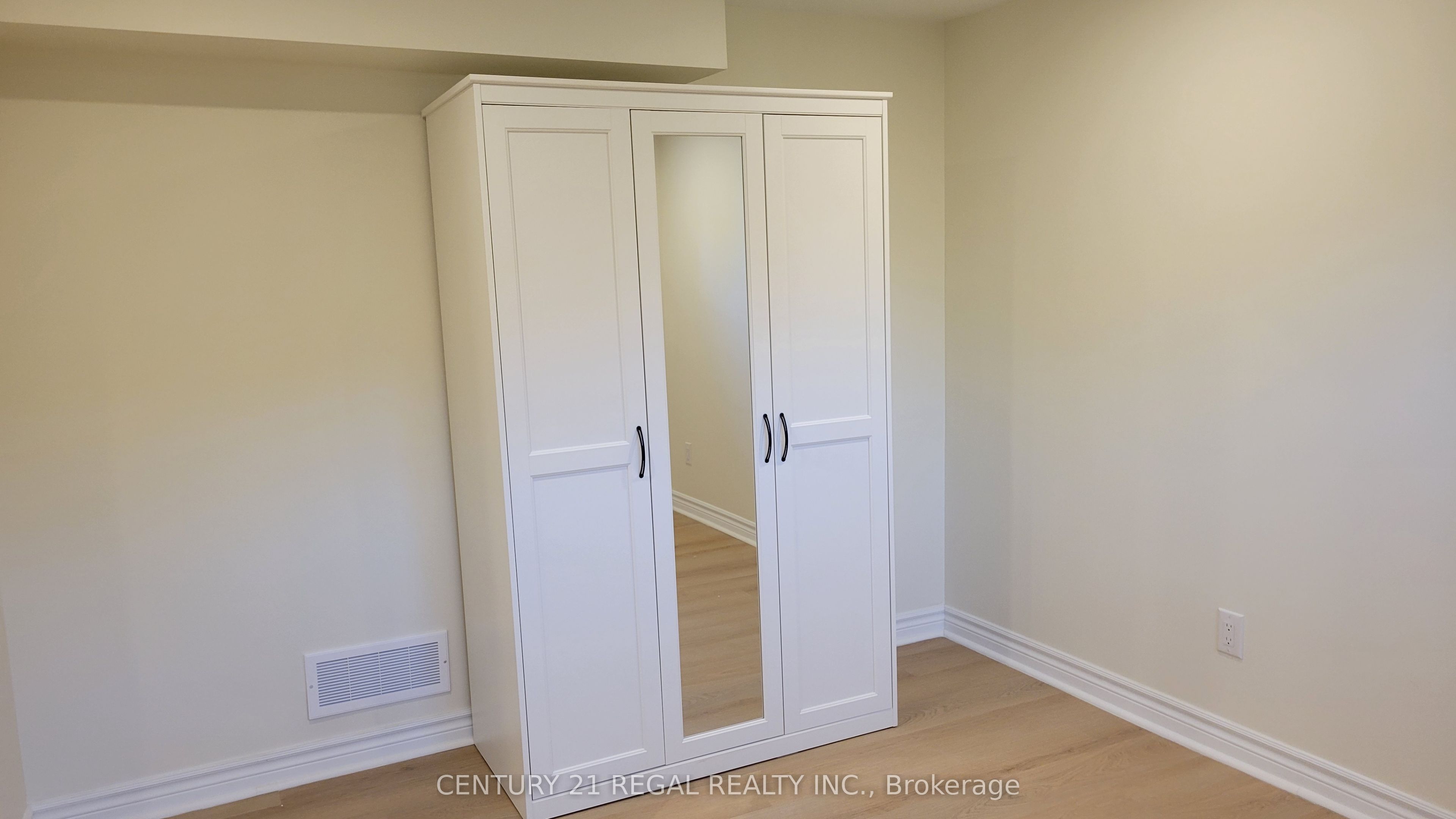Unit Basement Unit 3 - 34 Pleasant View Drive, North York 5
