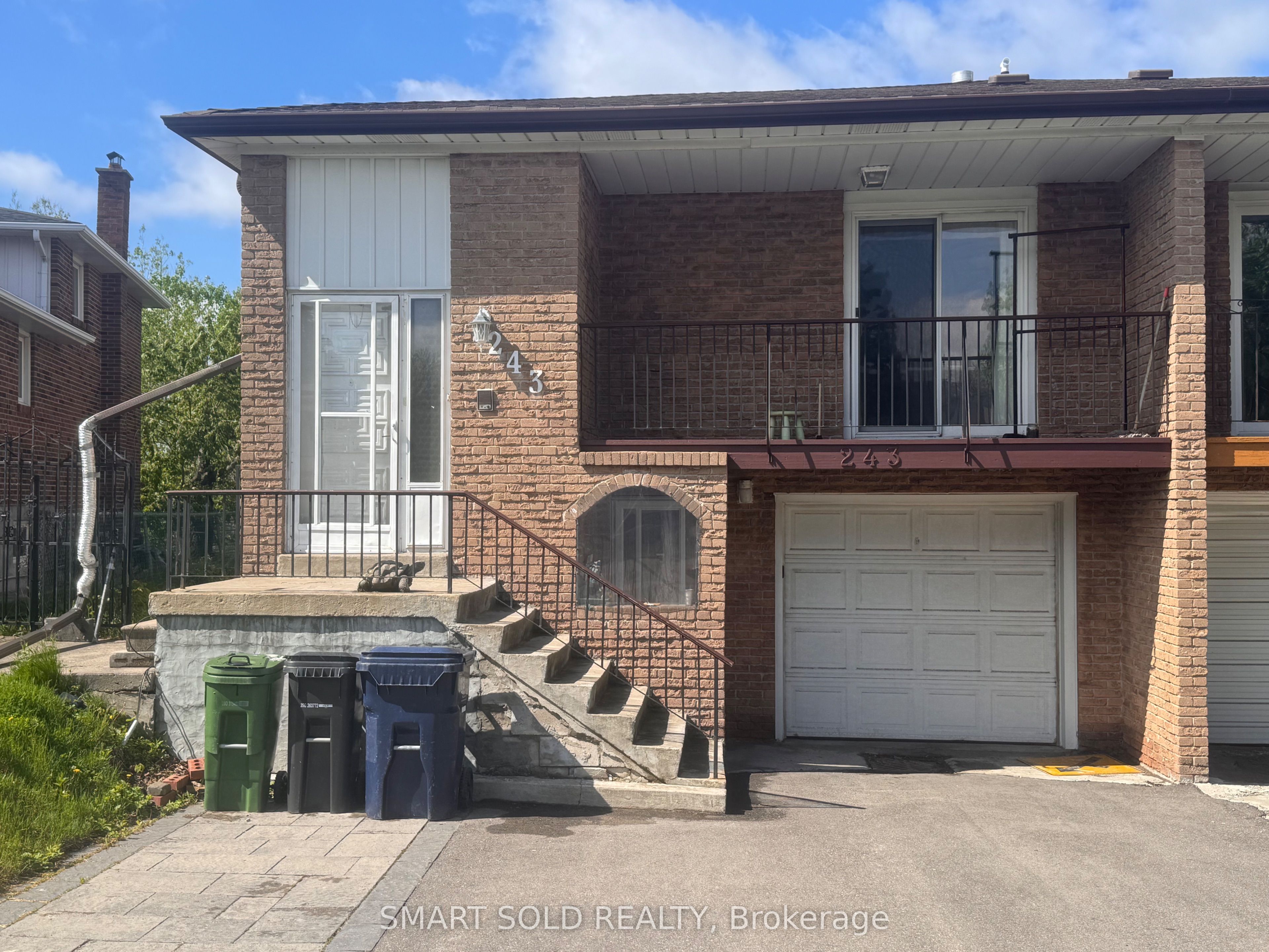 243 Shawnee Circle, North York 3
