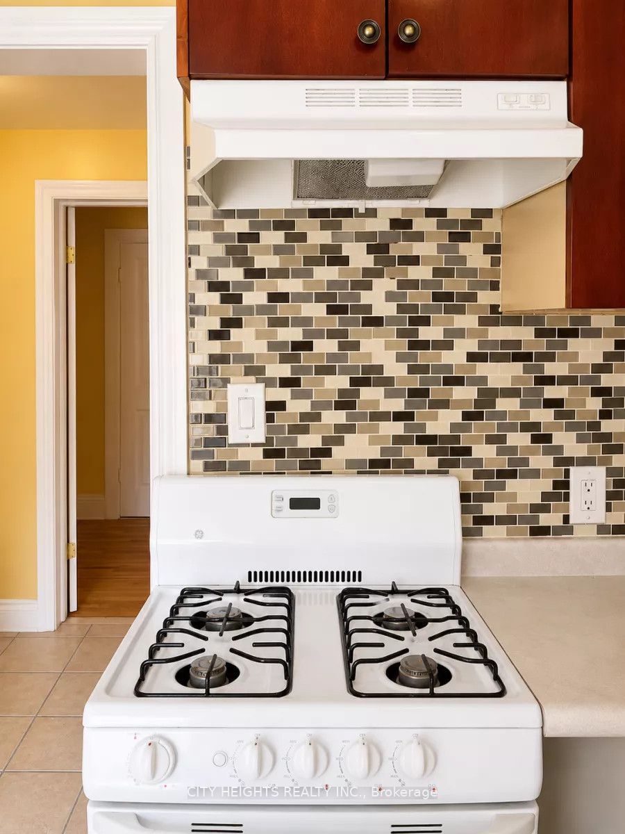 Unit 3 - 1113 Davenport Road, Toronto 3