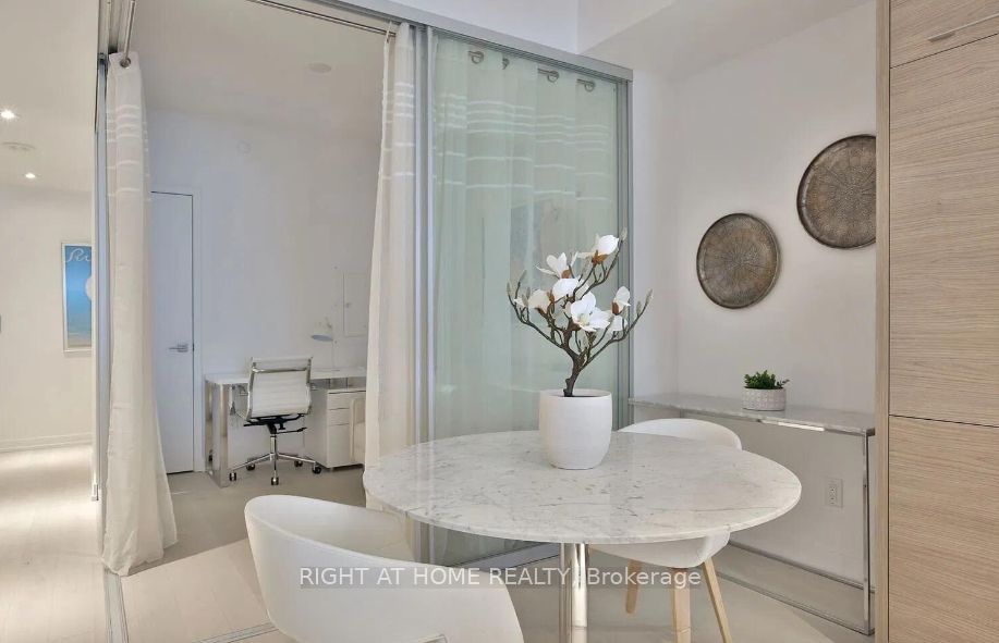 Unit 4208 - 488 University Avenue, Toronto 5