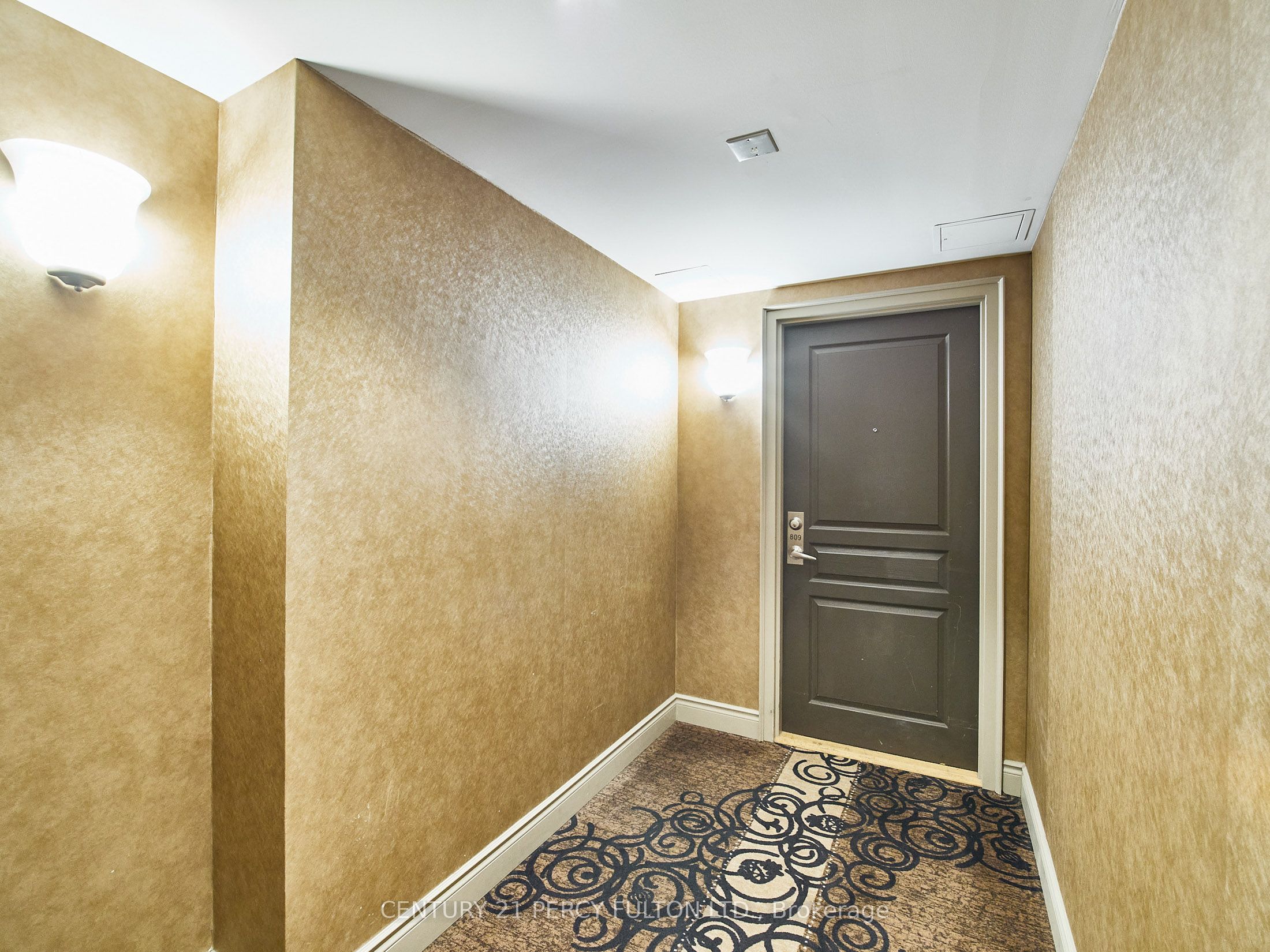 Unit 809 - 140 Simcoe Street, Toronto 2
