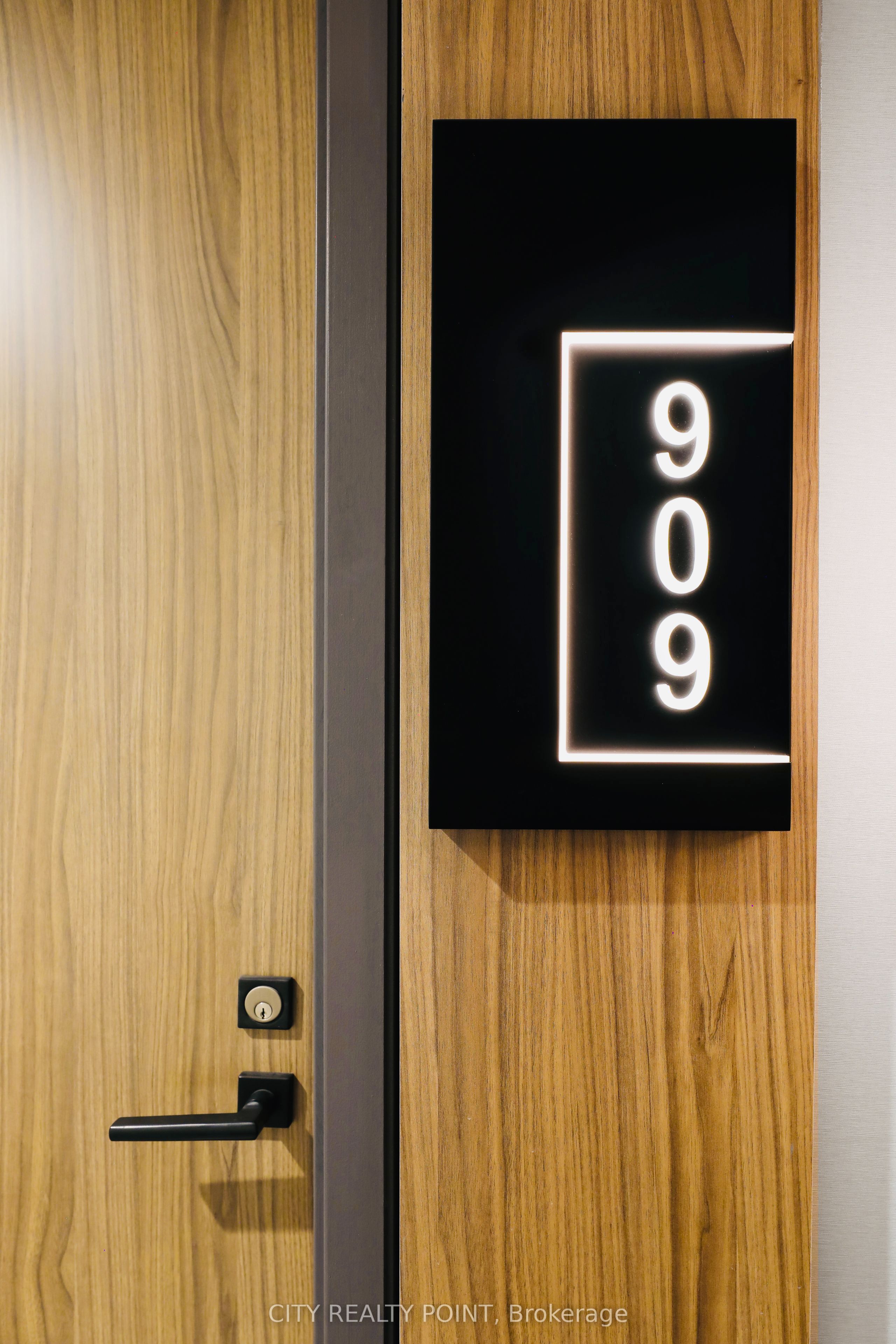 Unit 909 - 2525 Bathurst Street, Toronto 2