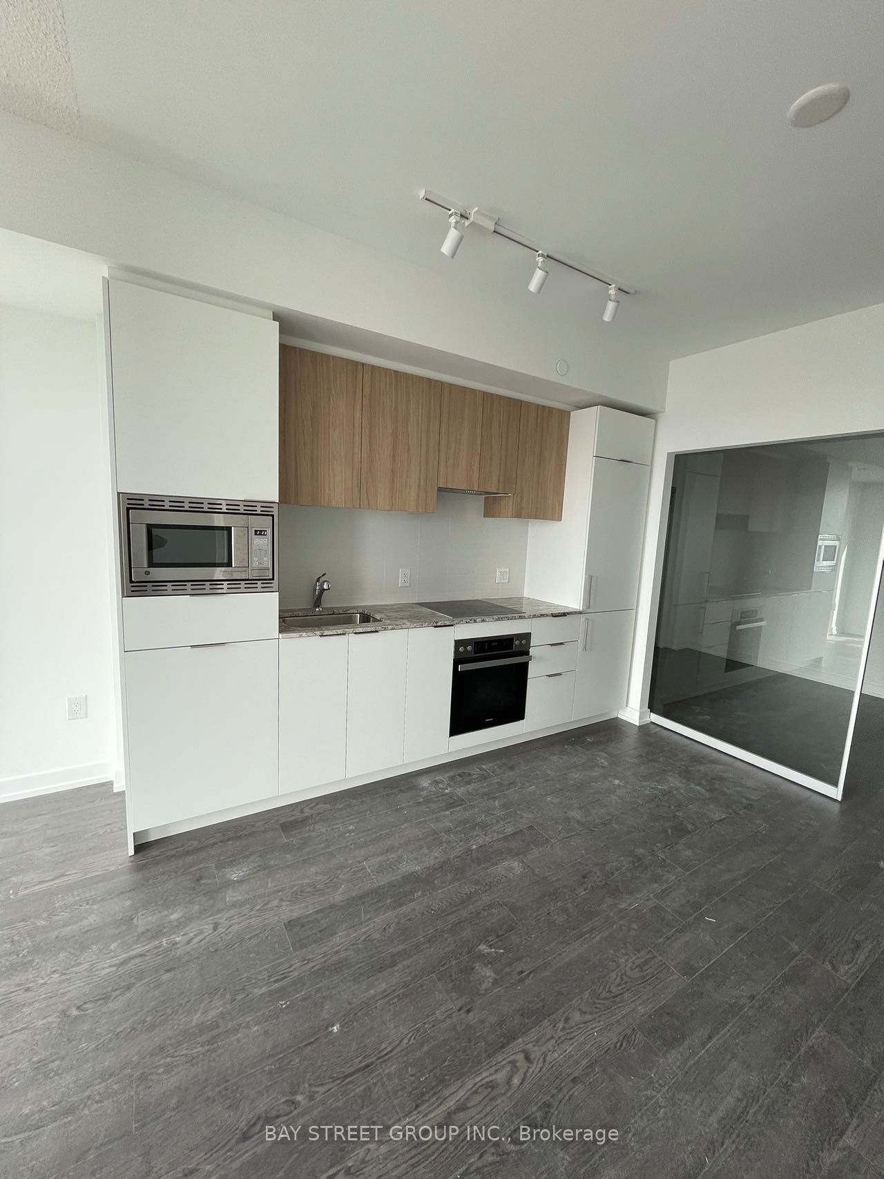 Unit 1422 - 20 O'Neill Road, North York 4