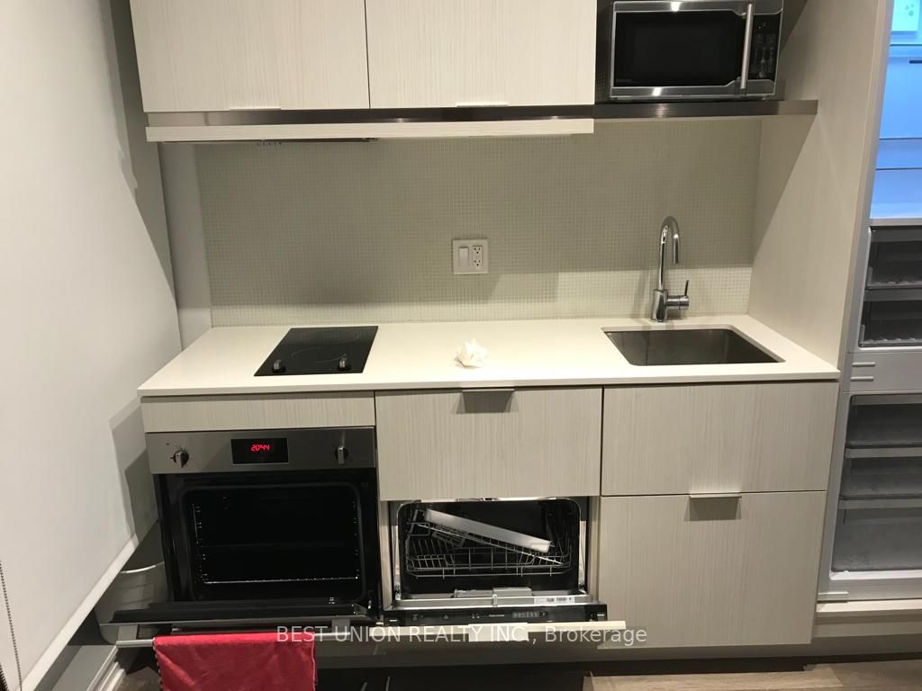 Unit 5308 - 197 Yonge Street, Toronto 5