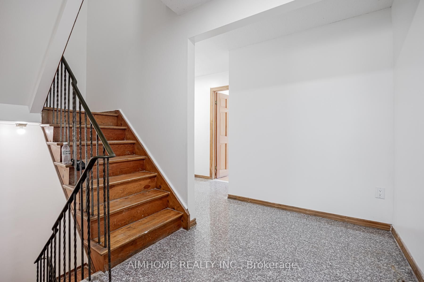 Unit 2B - 144 Wolseley Street, Toronto 3
