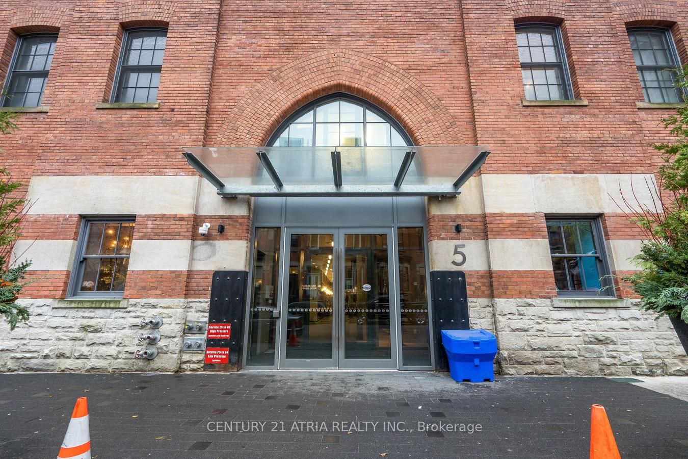 Unit 207 - 5 St Joseph Street, Toronto 2