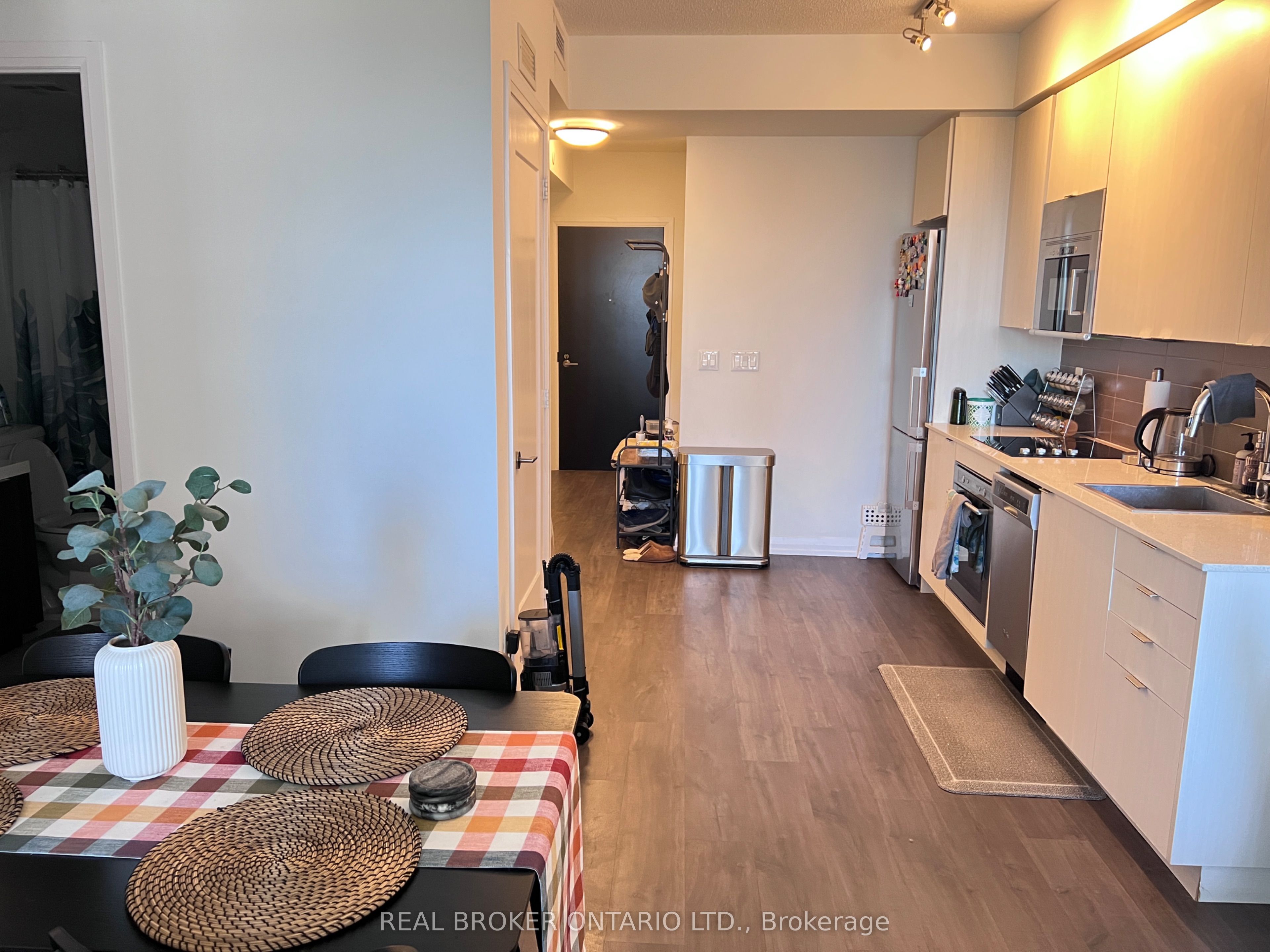 Unit 1207 - 101 Erskine Avenue, Toronto 4