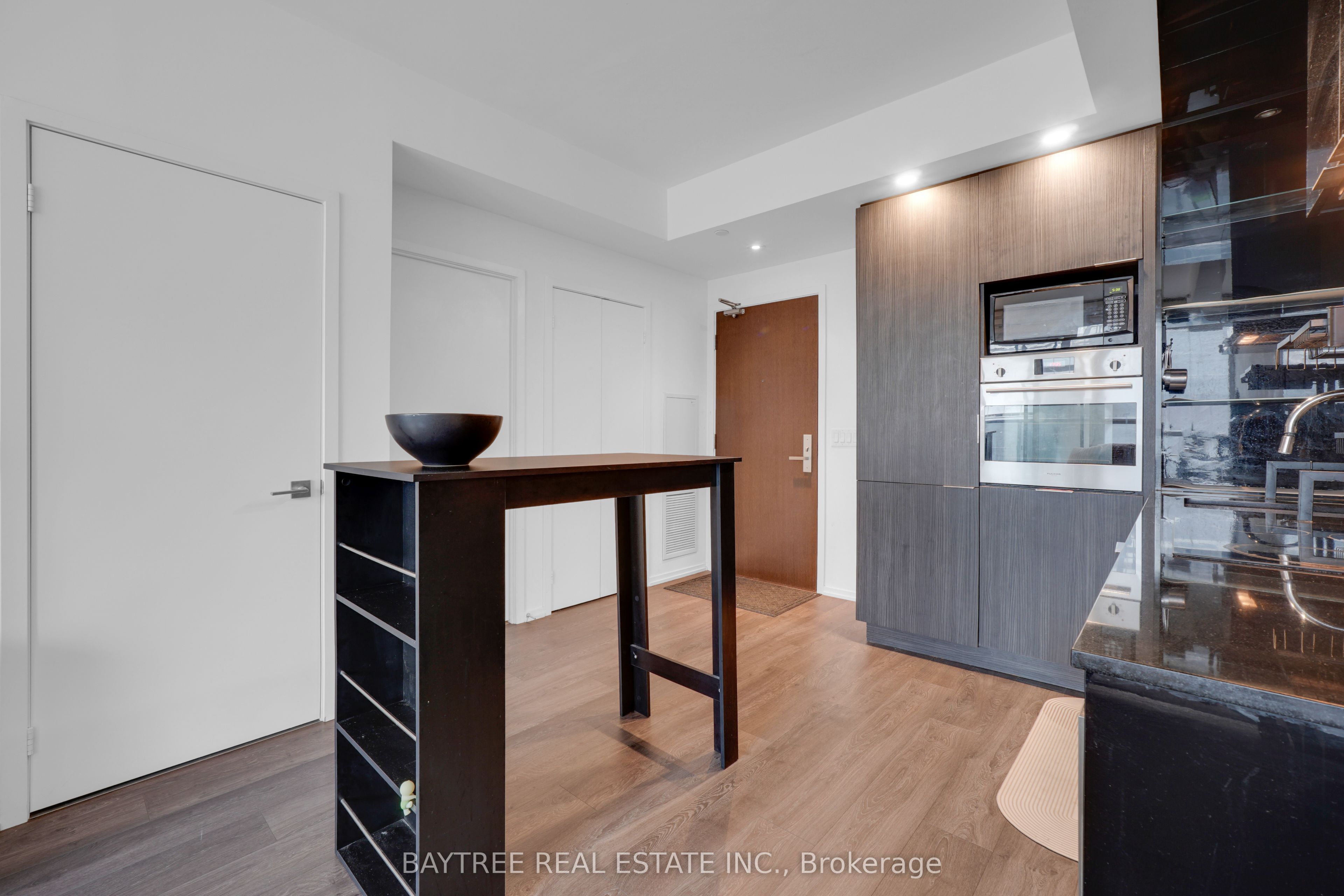 Unit 2610 - 70 Temperance Street, Toronto 5
