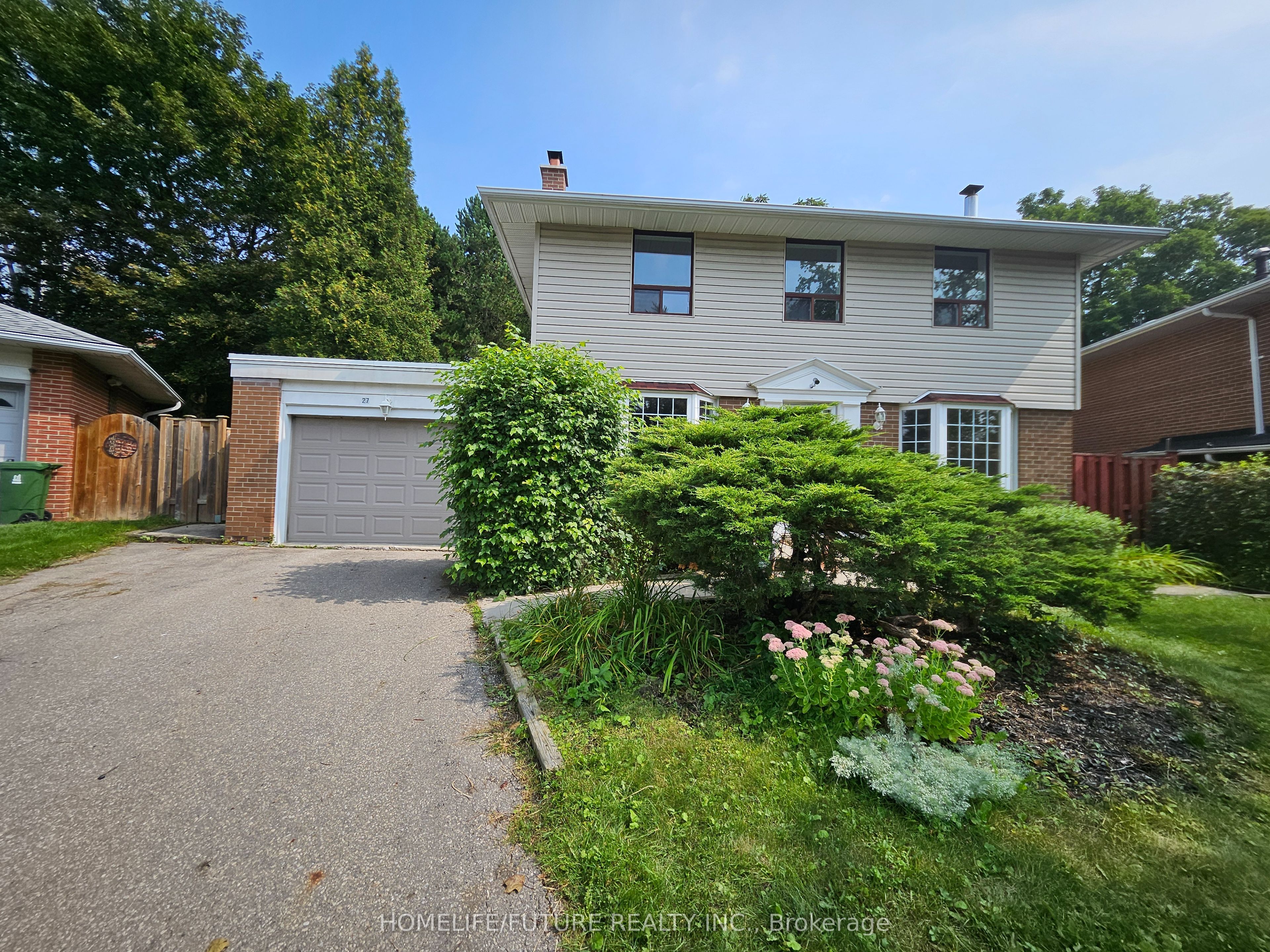 27 Ringwood Crescent, North York 2