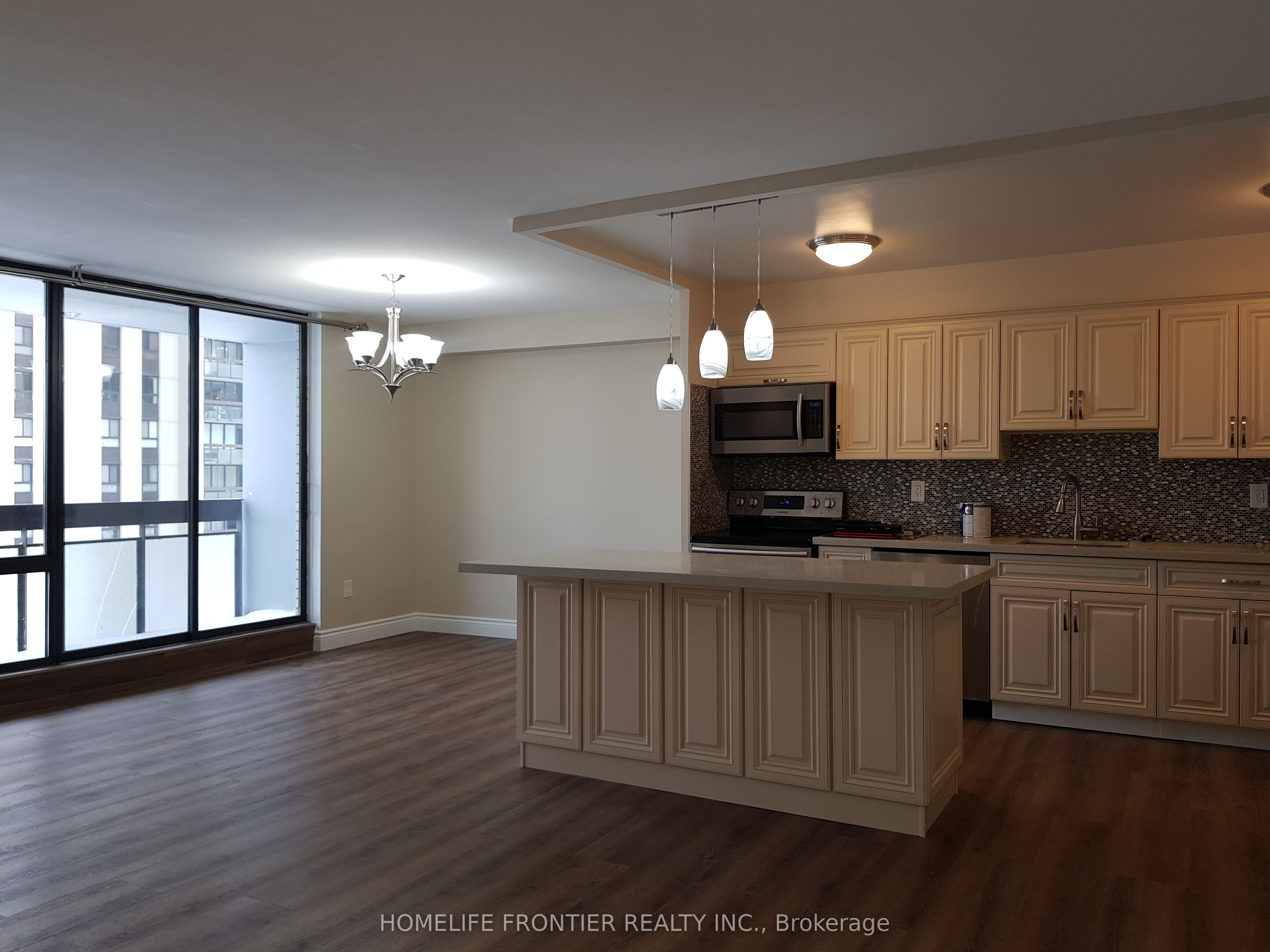 Unit 914 - 177 Linus Road, North York 2