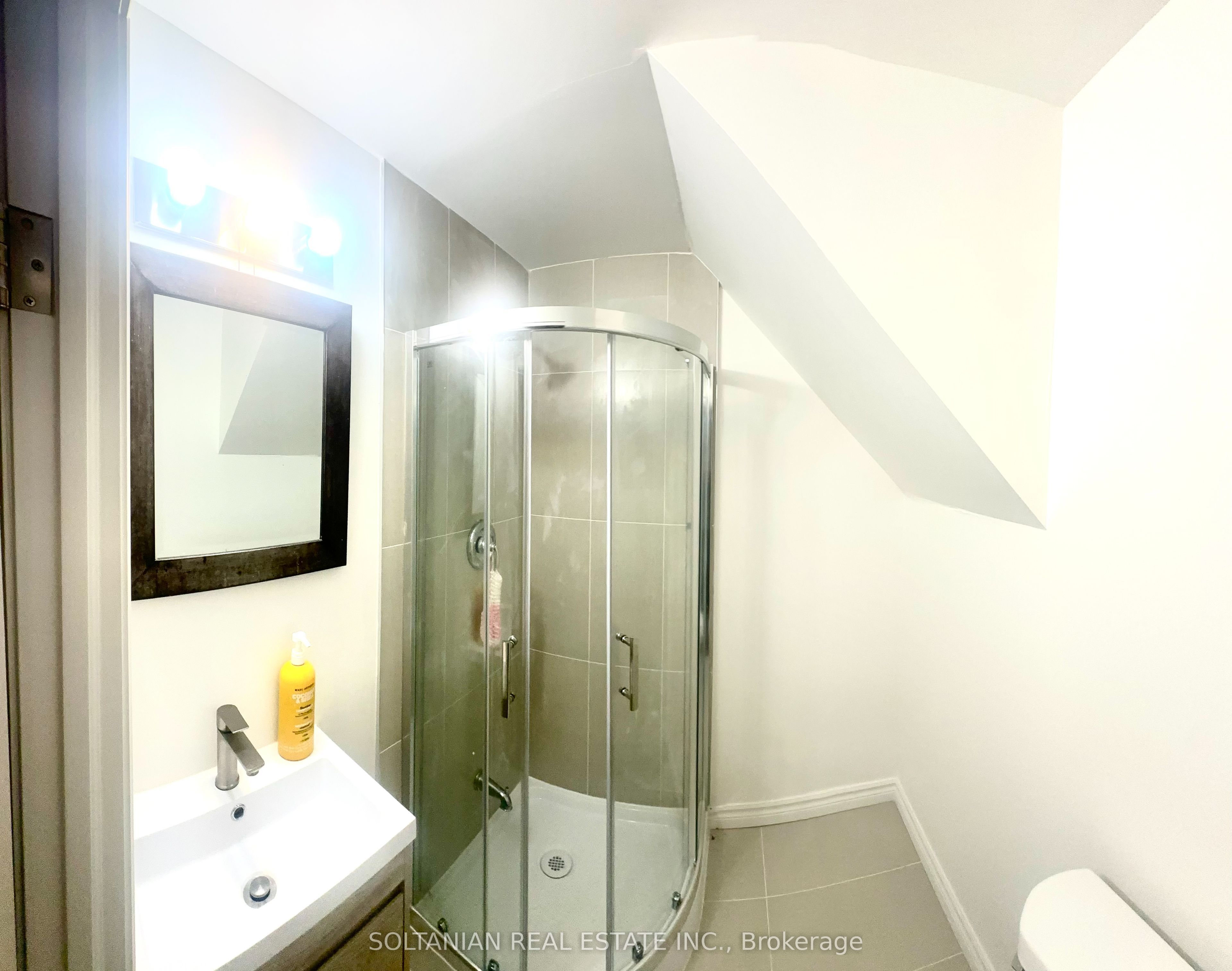 Unit Bsmt - 288 Connaught Avenue, North York 4