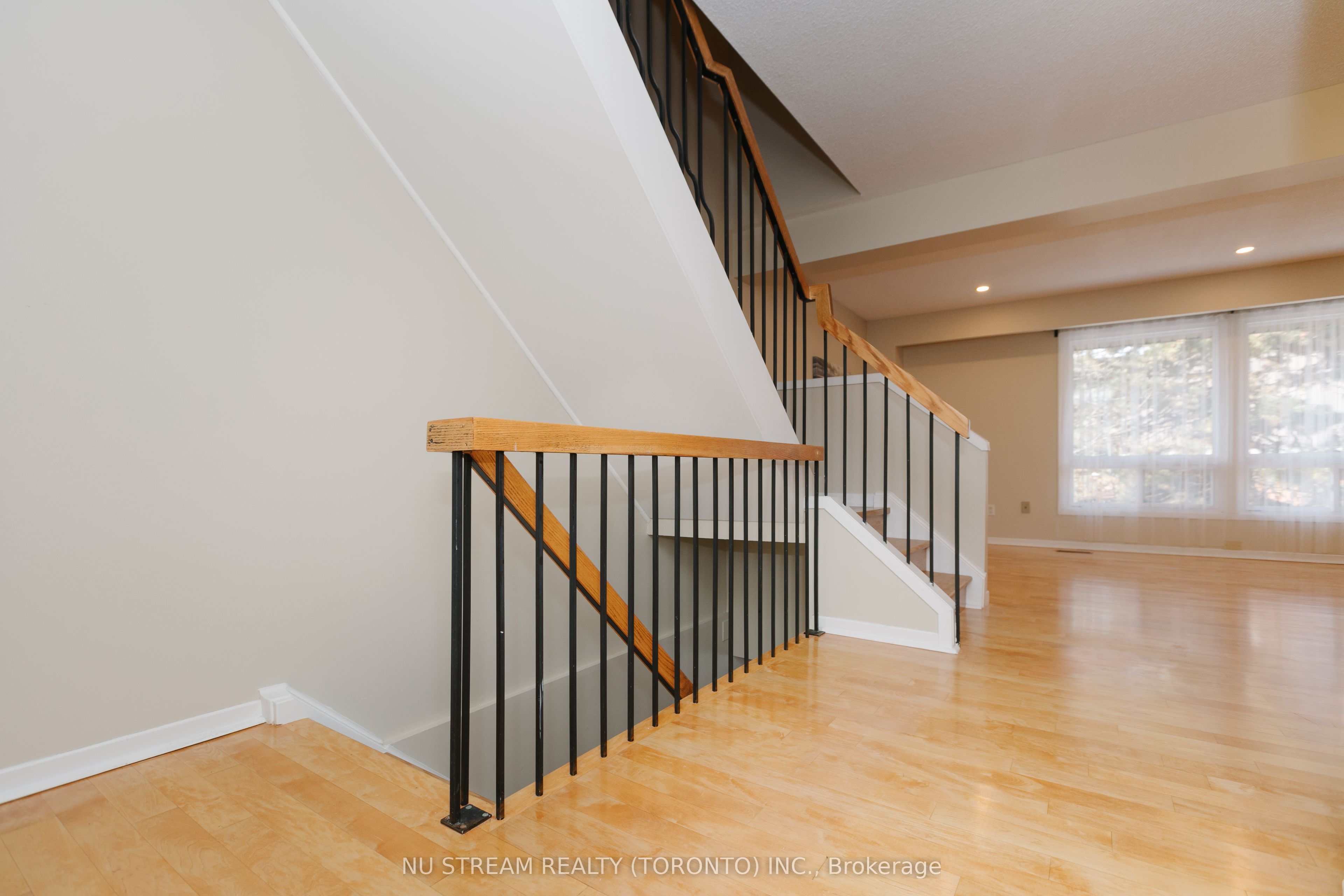 57 Gypsy Roseway, North York 4