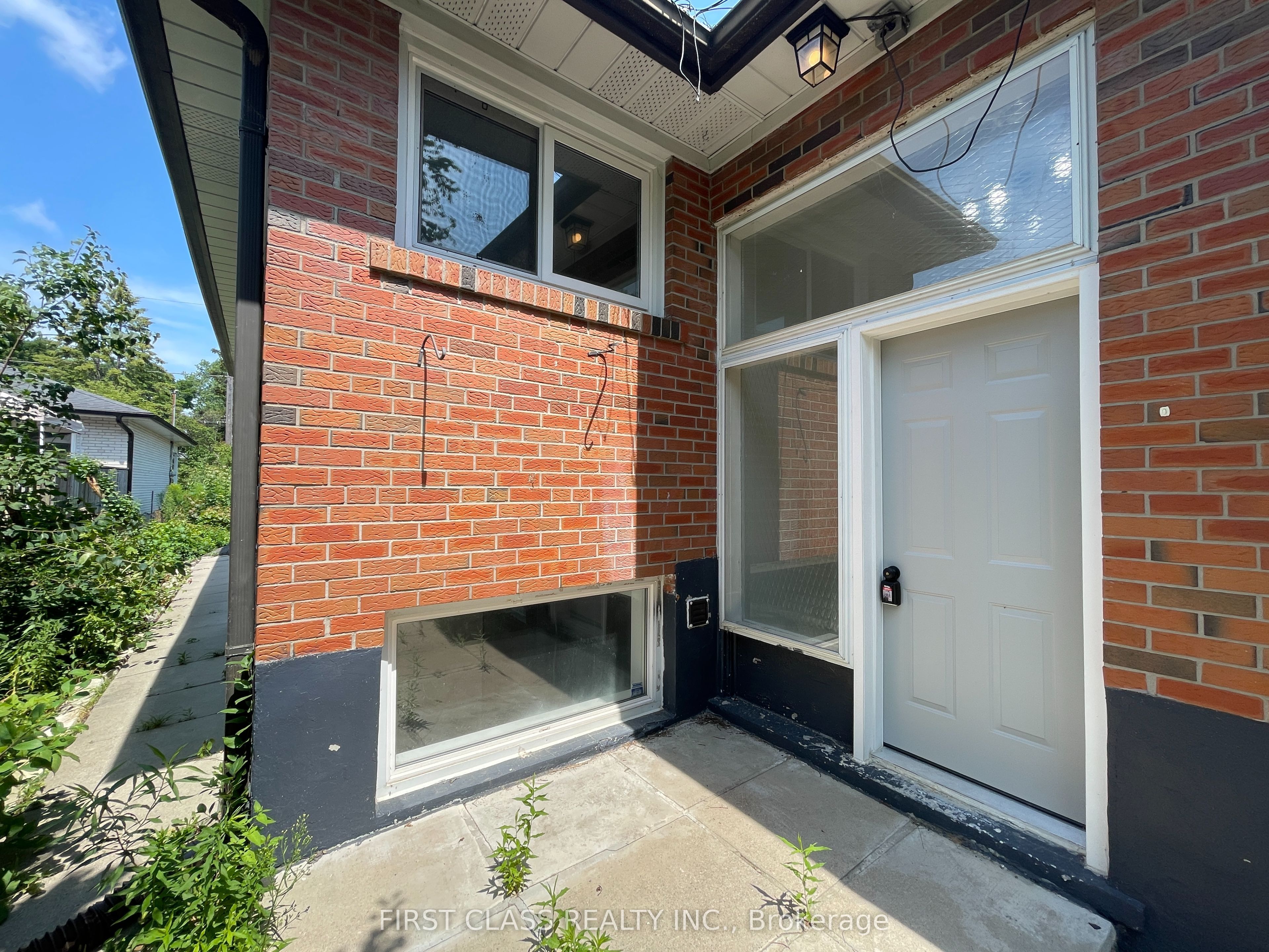 Unit Lower - 181 Wedgewood Drive, North York 2