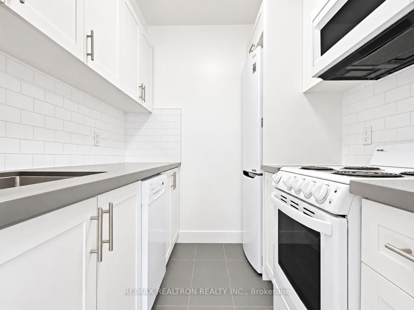 Unit 205 - 990 Avenue Road, Toronto 5