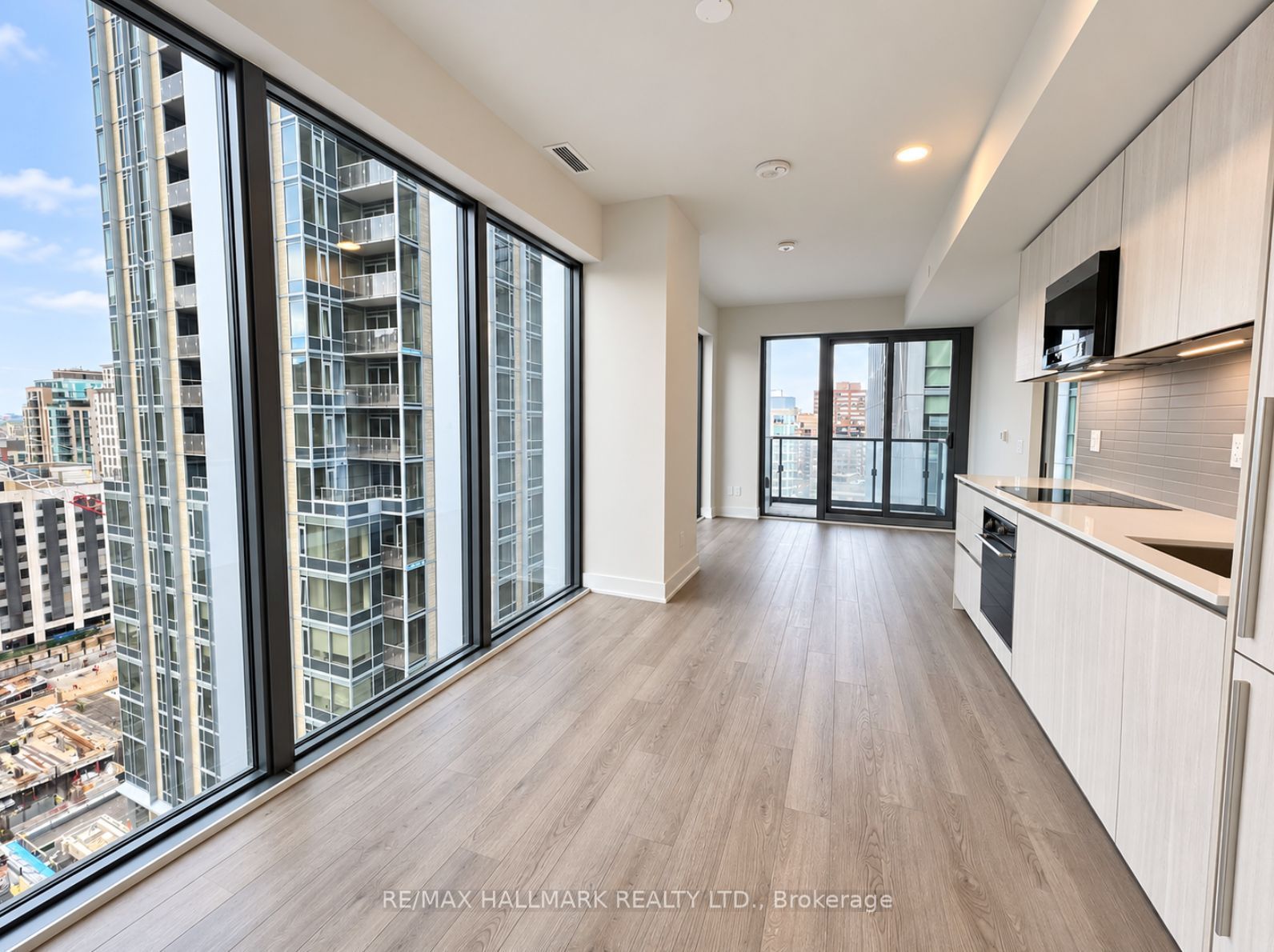 Unit 1402 - 8 Cumberland Street, Toronto 5