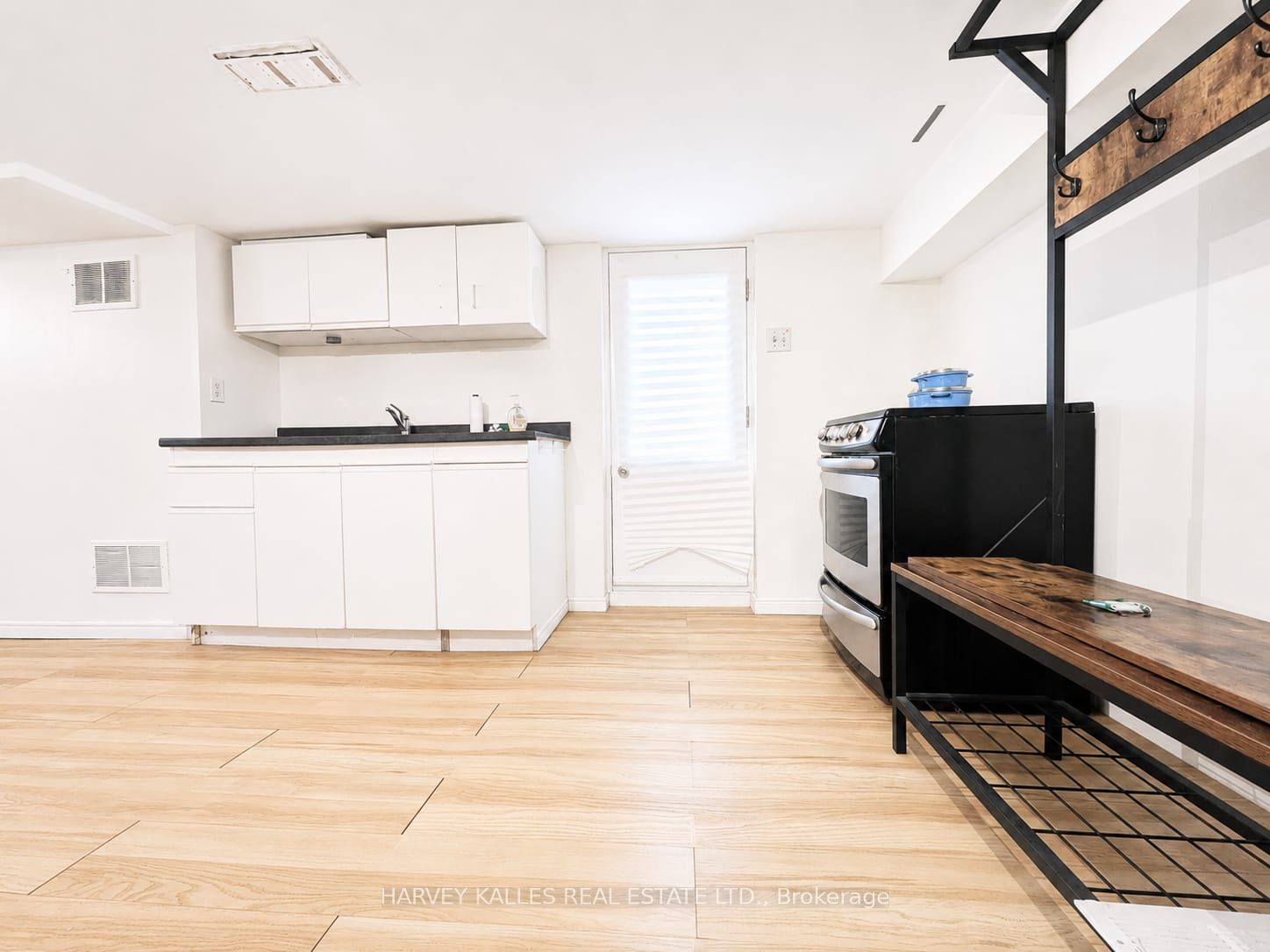 Unit Bsmnt - 327 Howland Avenue, Toronto 4