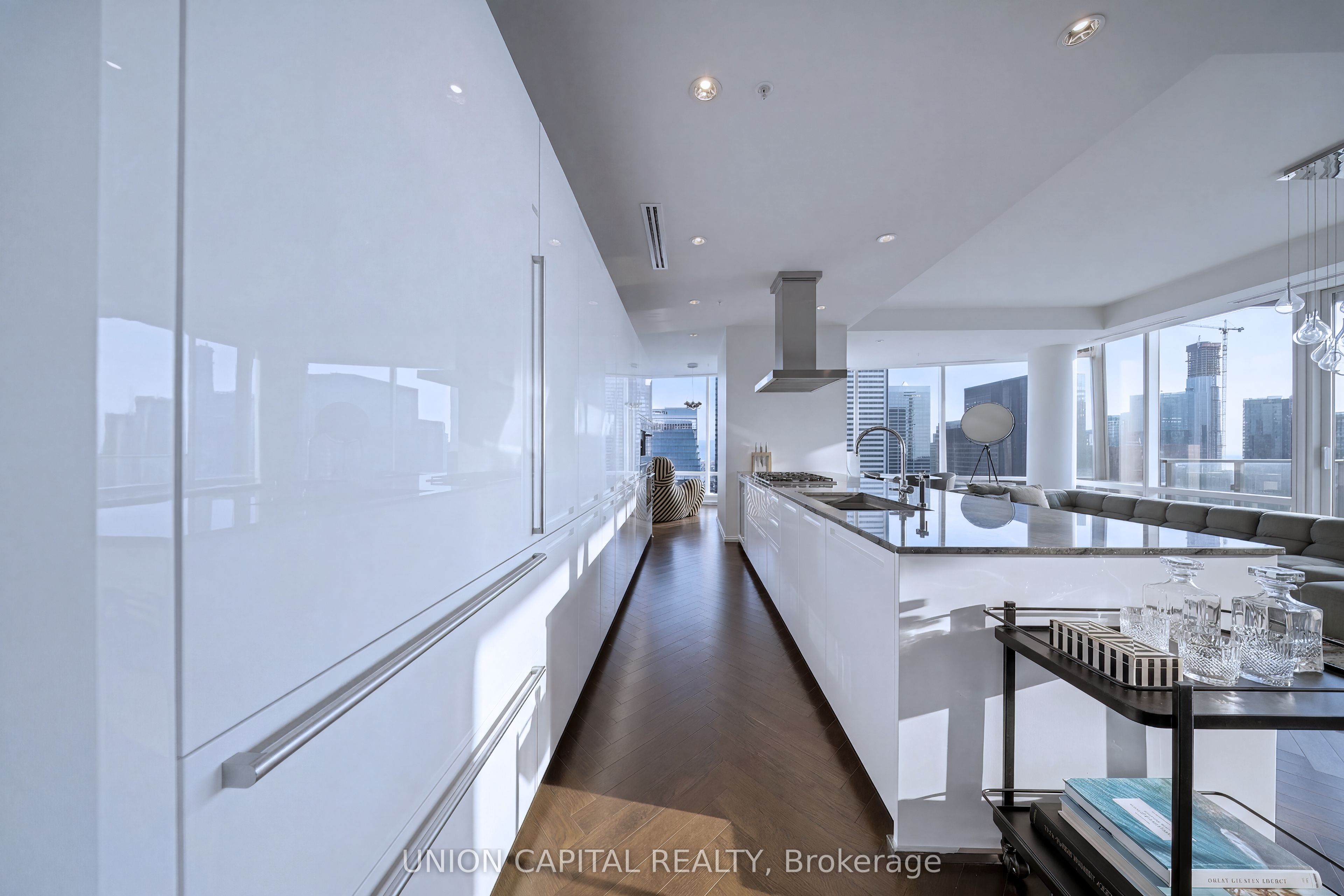 Unit 5508 - 180 University Avenue, Toronto 4