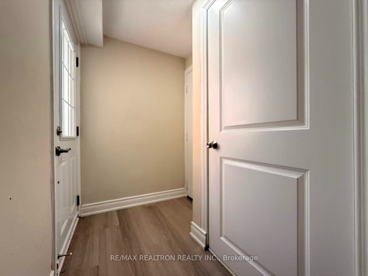 Unit Lower - 34 James Gray Drive, North York 4